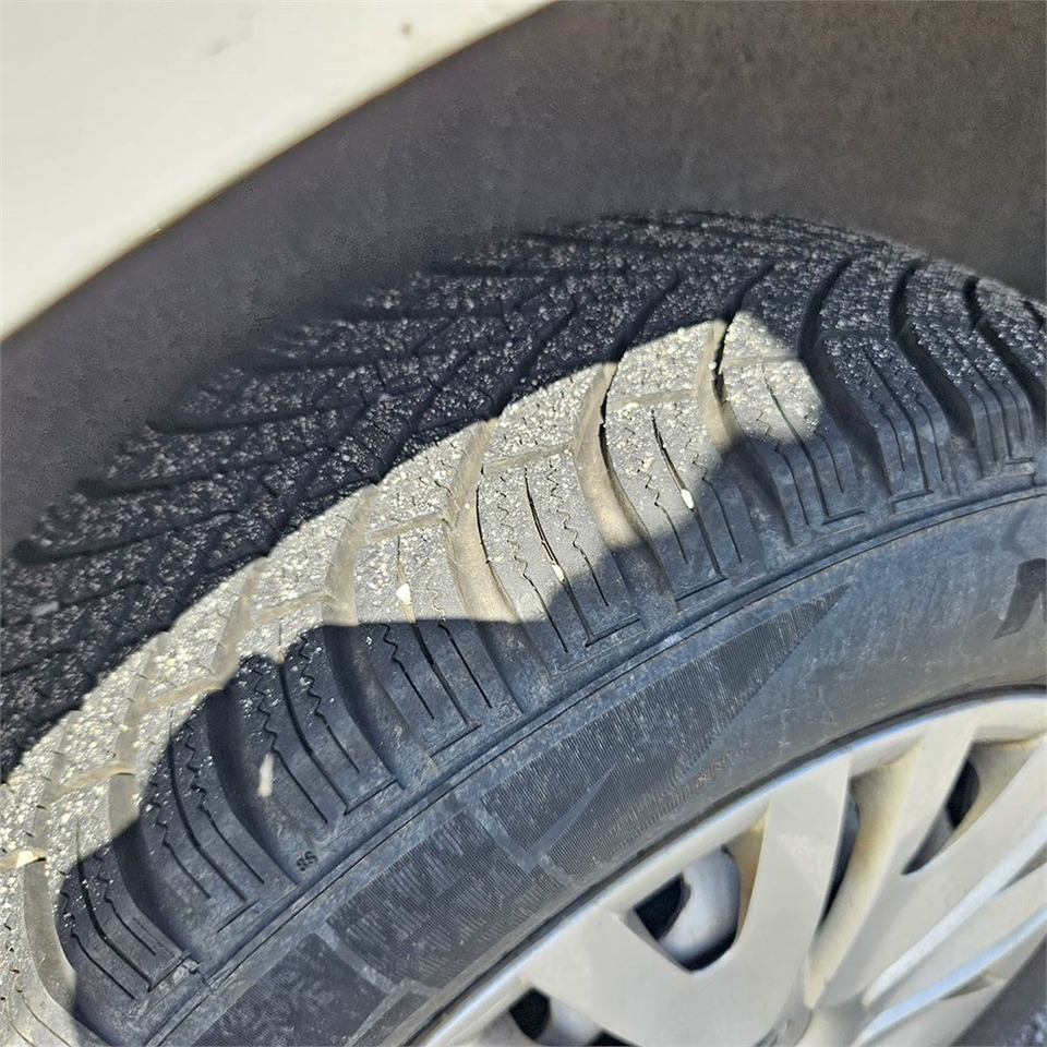 Легковой фургон VW Caddy 1,6 TDI BMT 102 HK: фото 34