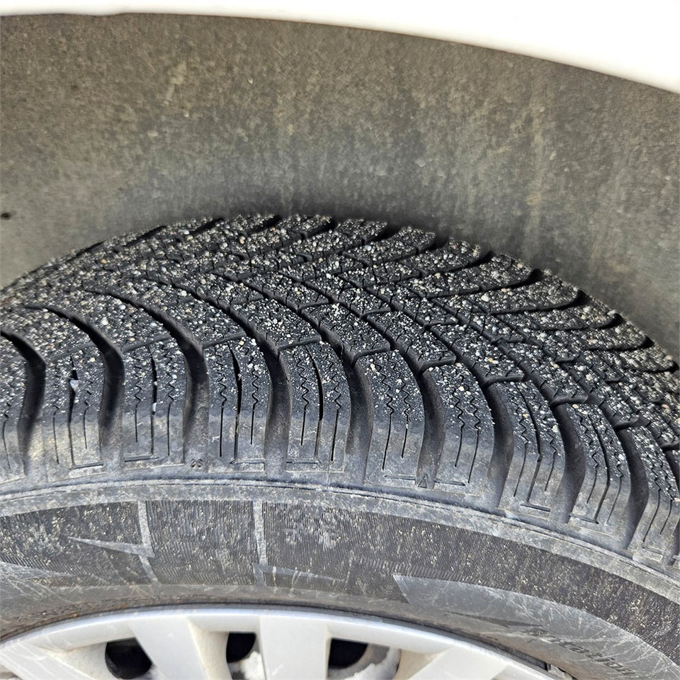 Легковой фургон VW Caddy 1,6 TDI BMT 102 HK: фото 36