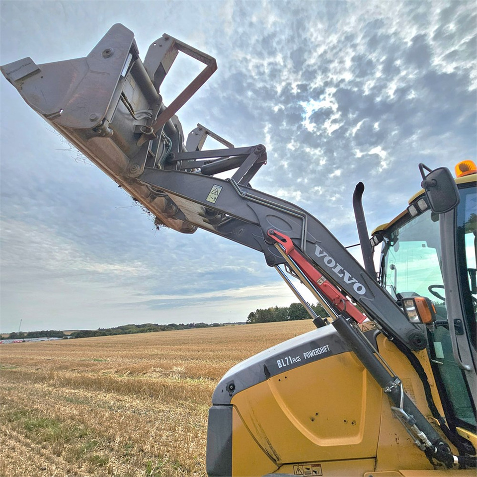 Экскаватор-погрузчик Volvo BL71 Plus: фото 50 Экскаватор-погрузчик Volvo BL71 Plus: фото 50