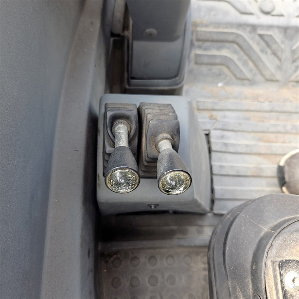 Экскаватор-погрузчик Volvo BL71 Plus: фото 23 Экскаватор-погрузчик Volvo BL71 Plus: фото 23