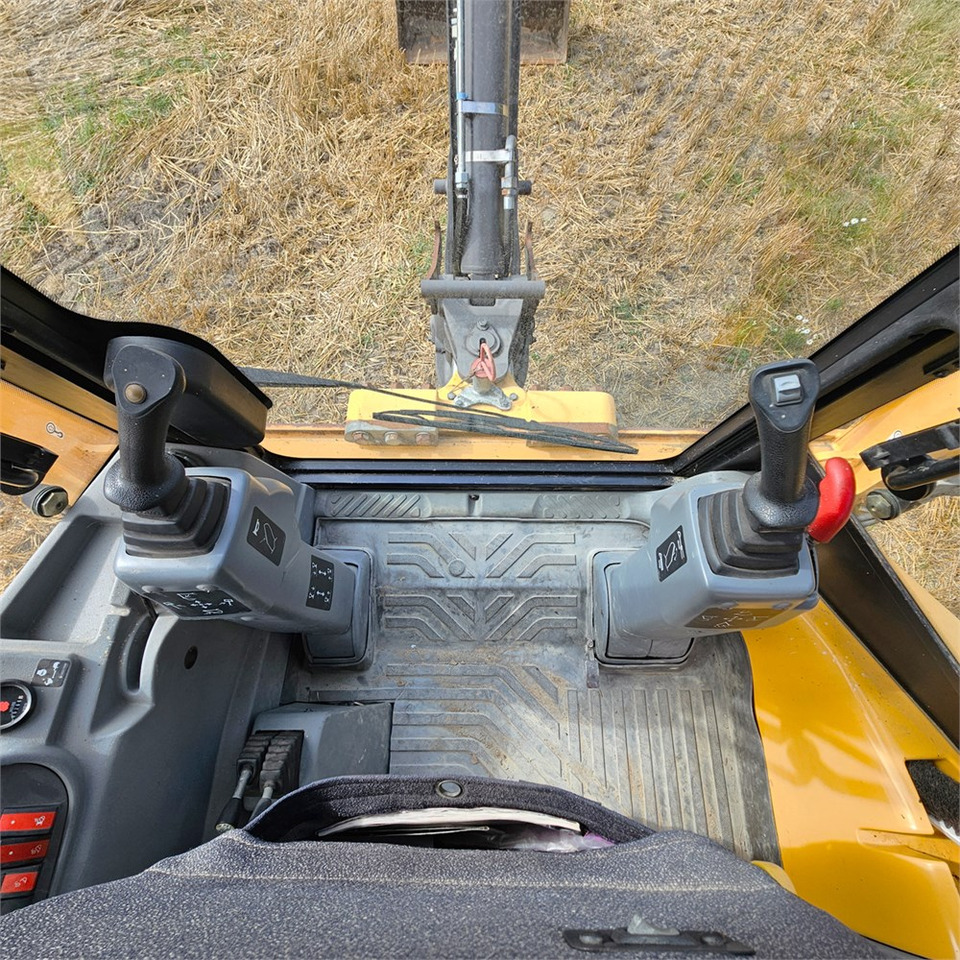 Экскаватор-погрузчик Volvo BL71 Plus: фото 18 Экскаватор-погрузчик Volvo BL71 Plus: фото 18