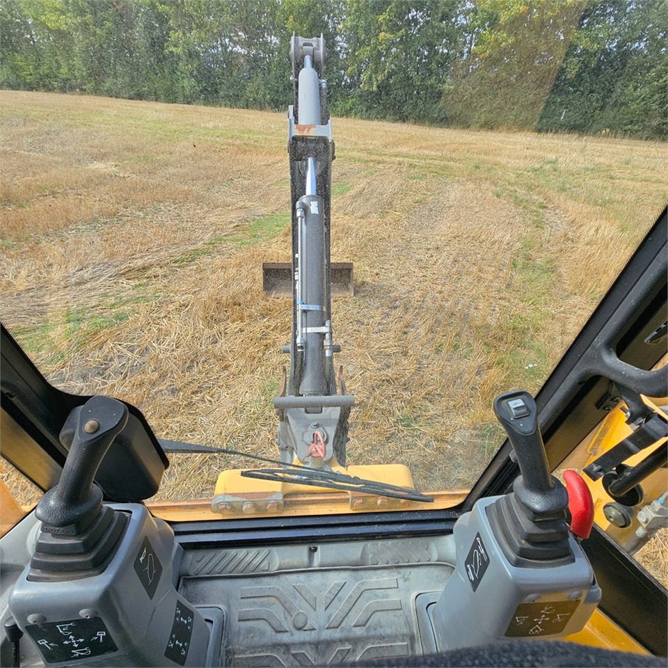 Экскаватор-погрузчик Volvo BL71 Plus: фото 17 Экскаватор-погрузчик Volvo BL71 Plus: фото 17