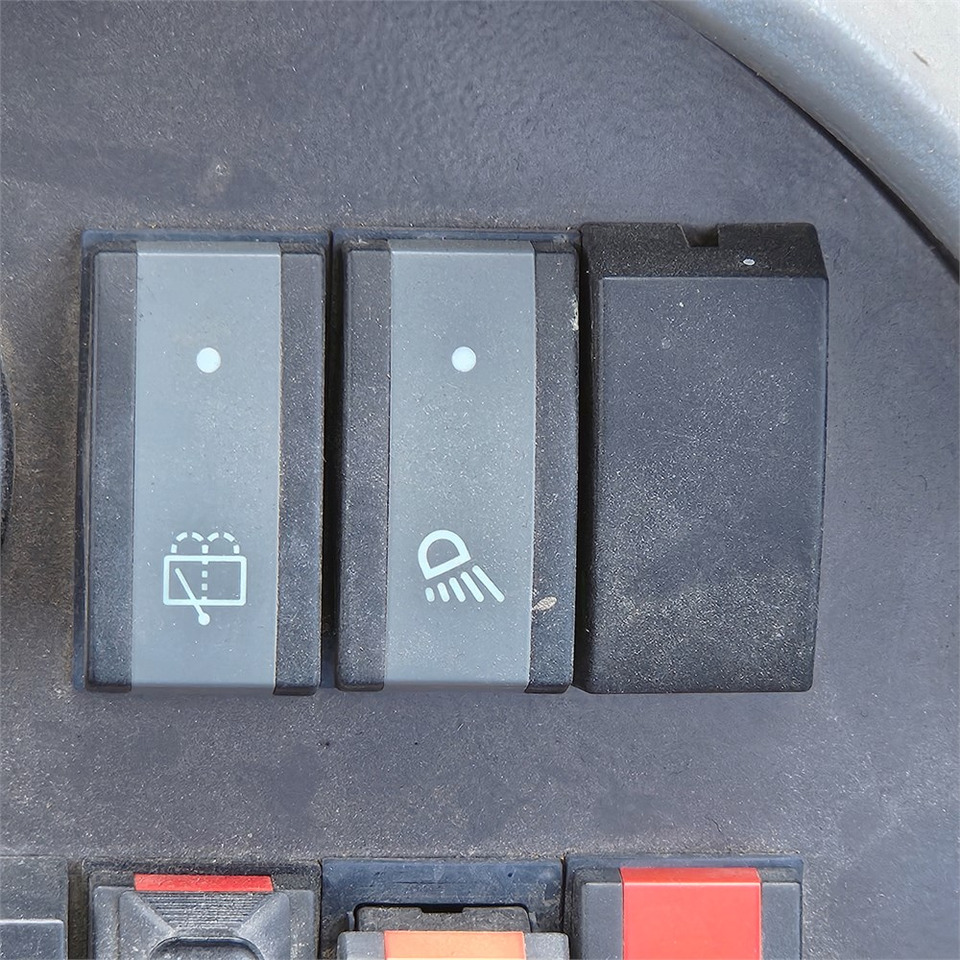 Экскаватор-погрузчик Volvo BL71 Plus: фото 32 Экскаватор-погрузчик Volvo BL71 Plus: фото 32