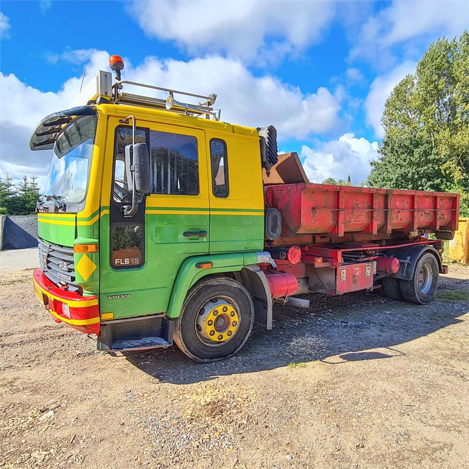 Volvo FL612 - Тросовый мультилифт: фото 1 Volvo FL612 - Тросовый мультилифт: фото 1