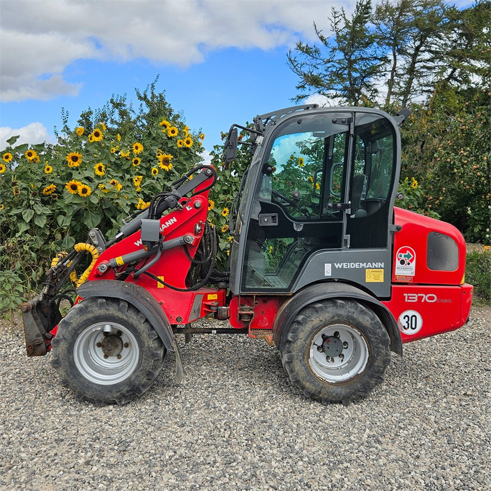 Weidemann 1370 CX50 - Мини-погрузчик с бортовым поворотом: фото 2 Weidemann 1370 CX50 - Мини-погрузчик с бортовым поворотом: фото 2