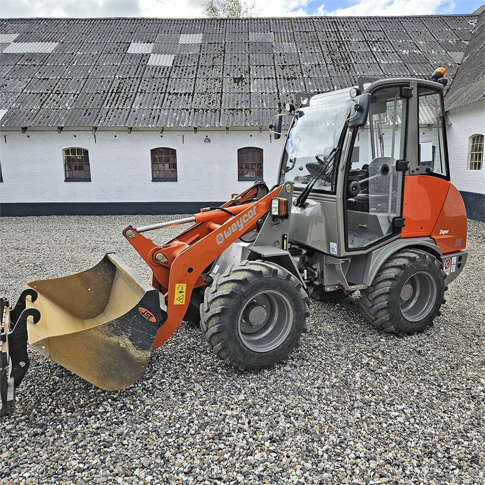 Weycor 35 Super - Мини-погрузчик с бортовым поворотом: фото 1 Weycor 35 Super - Мини-погрузчик с бортовым поворотом: фото 1