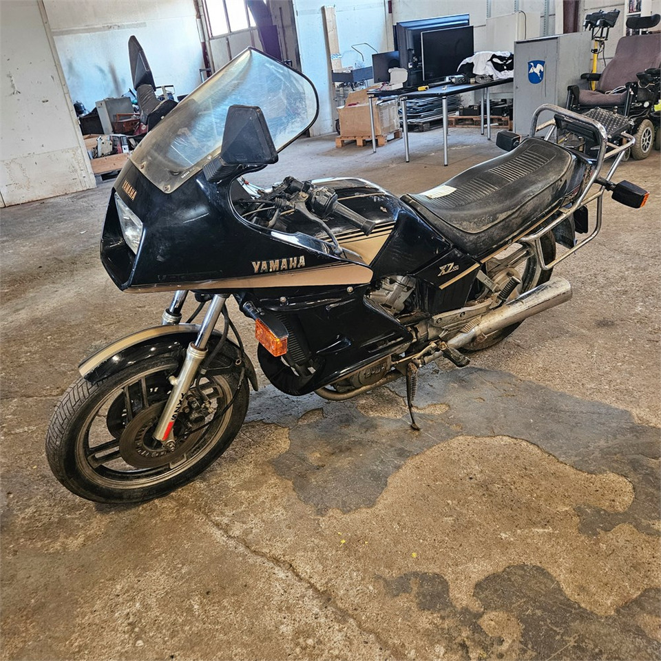 Yamaha XZ550 - Мотоцикл: фото 1 Yamaha XZ550 - Мотоцикл: фото 1
