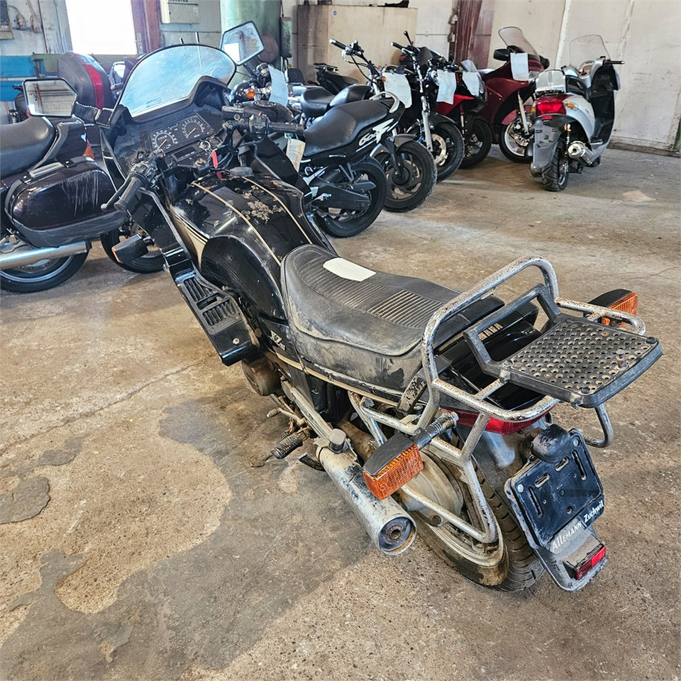 Yamaha XZ550 - Мотоцикл: фото 3 Yamaha XZ550 - Мотоцикл: фото 3