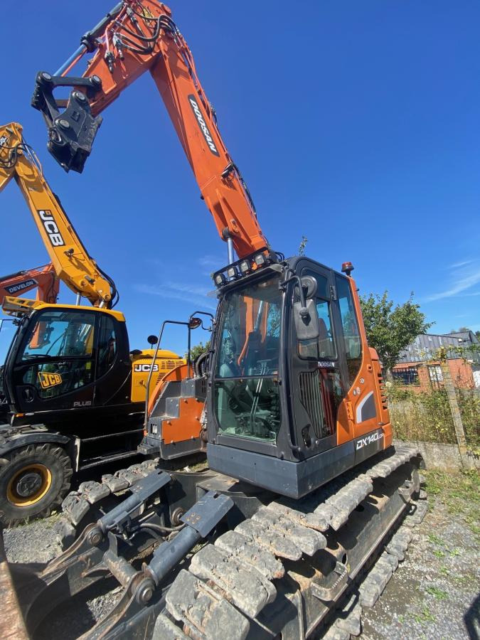 Doosan DX 140LCR-5 - Гусеничный экскаватор: фото 2 Doosan DX 140LCR-5 - Гусеничный экскаватор: фото 2