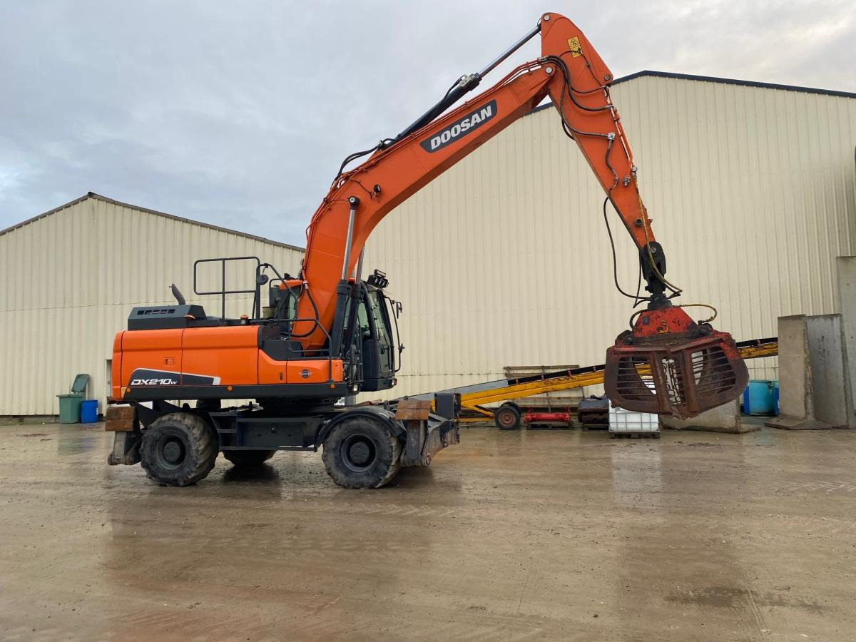 Doosan DX 210W-5 - Колёсный экскаватор: фото 3 Doosan DX 210W-5 - Колёсный экскаватор: фото 3
