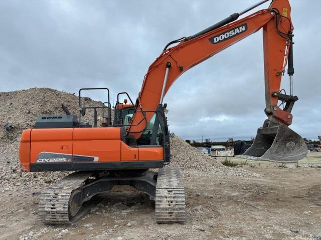 Doosan DX 225 LC-5 - Гусеничный экскаватор: фото 2 Doosan DX 225 LC-5 - Гусеничный экскаватор: фото 2