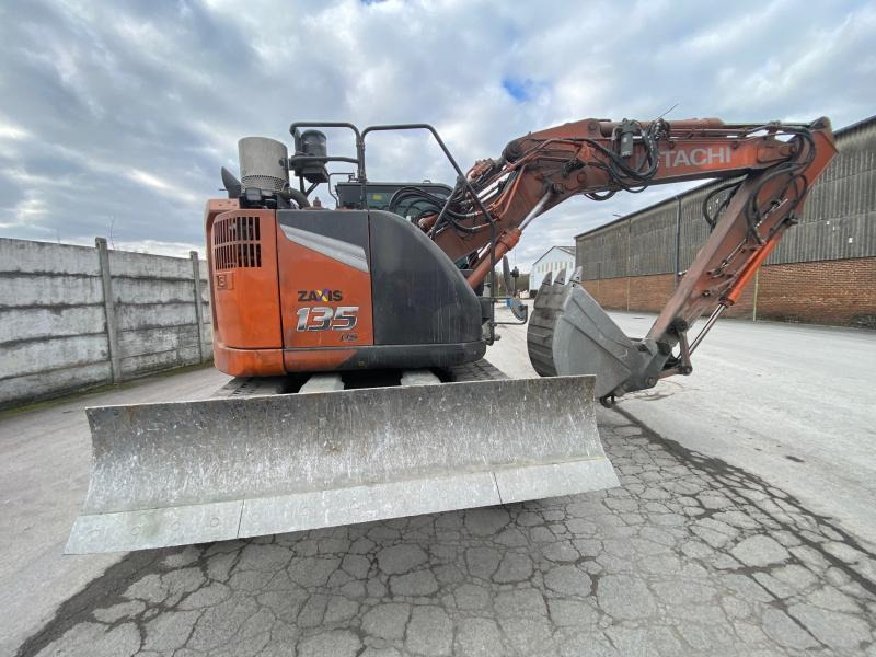 HITACHI ZX 135US-7 - Гусеничный экскаватор: фото 2 HITACHI ZX 135US-7 - Гусеничный экскаватор: фото 2