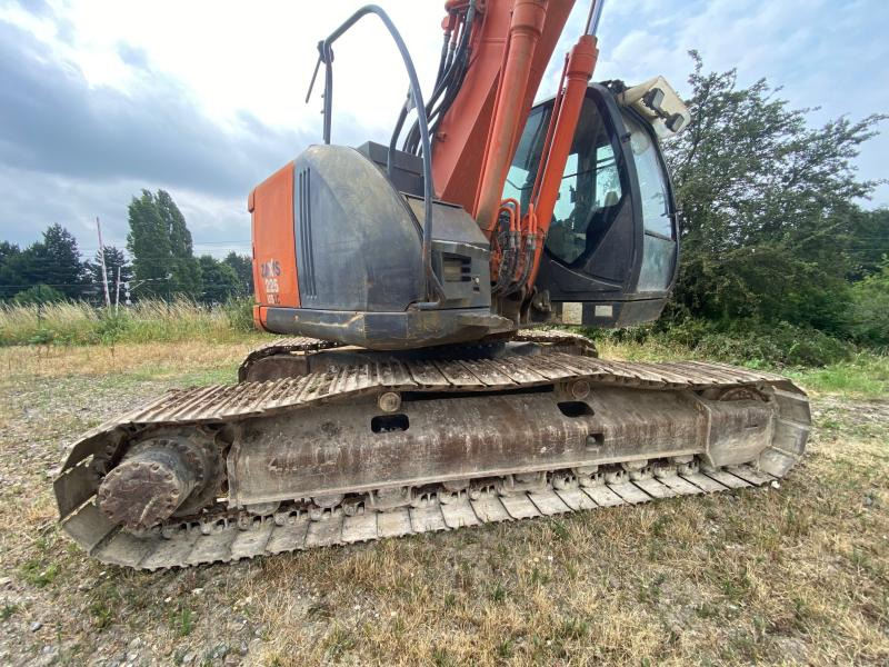 Hitachi ZX225USLC-3 - Гусеничный экскаватор: фото 5 Hitachi ZX225USLC-3 - Гусеничный экскаватор: фото 5