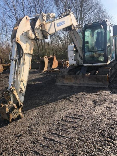 Kobelco SK 75SR-3E - Мини-экскаватор: фото 1 Kobelco SK 75SR-3E - Мини-экскаватор: фото 1