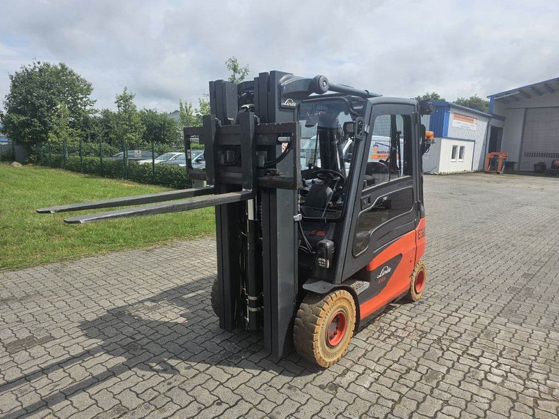 Linde E25-01 UVV - Электропогрузчик: фото 1 Linde E25-01 UVV - Электропогрузчик: фото 1