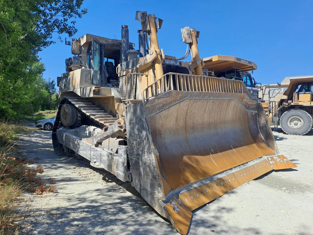 CAT D10T - Бульдозер: фото 2 CAT D10T - Бульдозер: фото 2