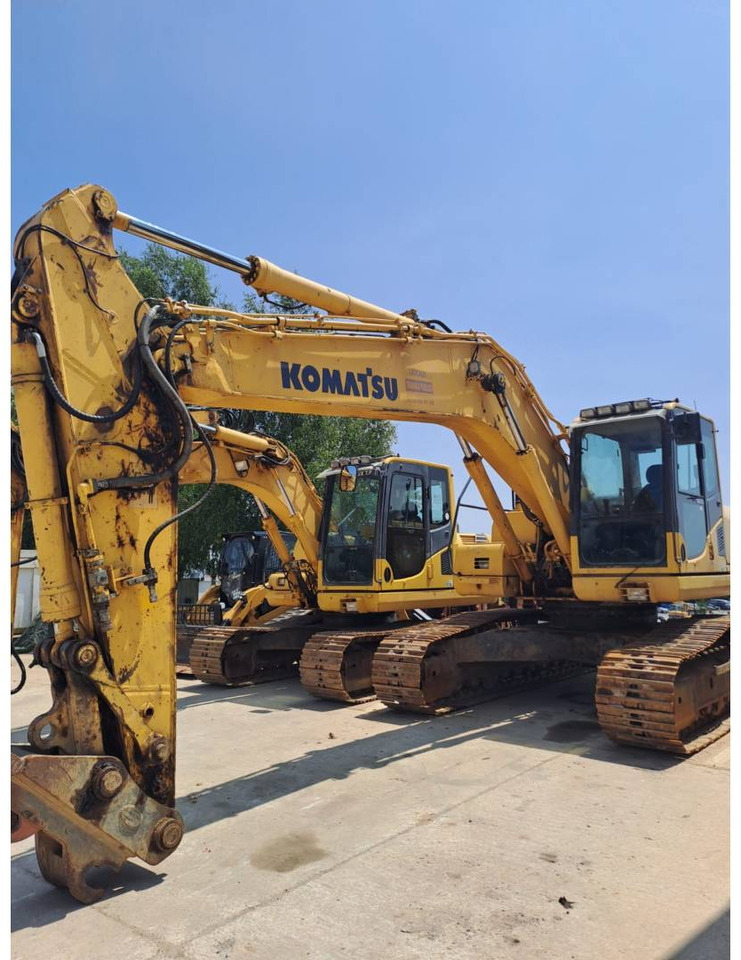KOMATSU PC210LC - Гусеничный экскаватор: фото 1 KOMATSU PC210LC - Гусеничный экскаватор: фото 1
