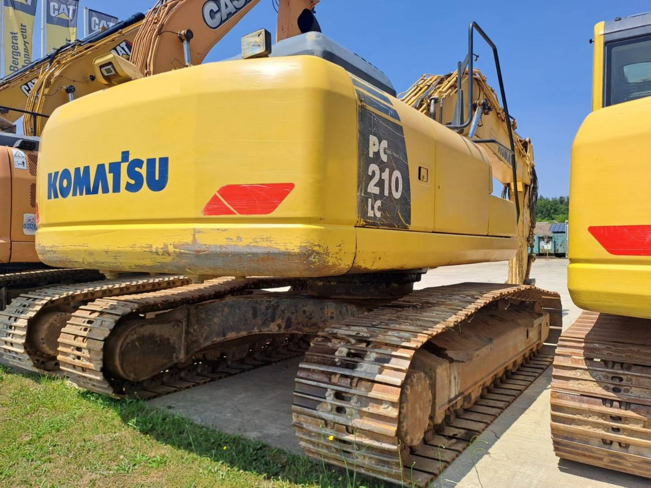 KOMATSU PC210LC - Гусеничный экскаватор: фото 3 KOMATSU PC210LC - Гусеничный экскаватор: фото 3
