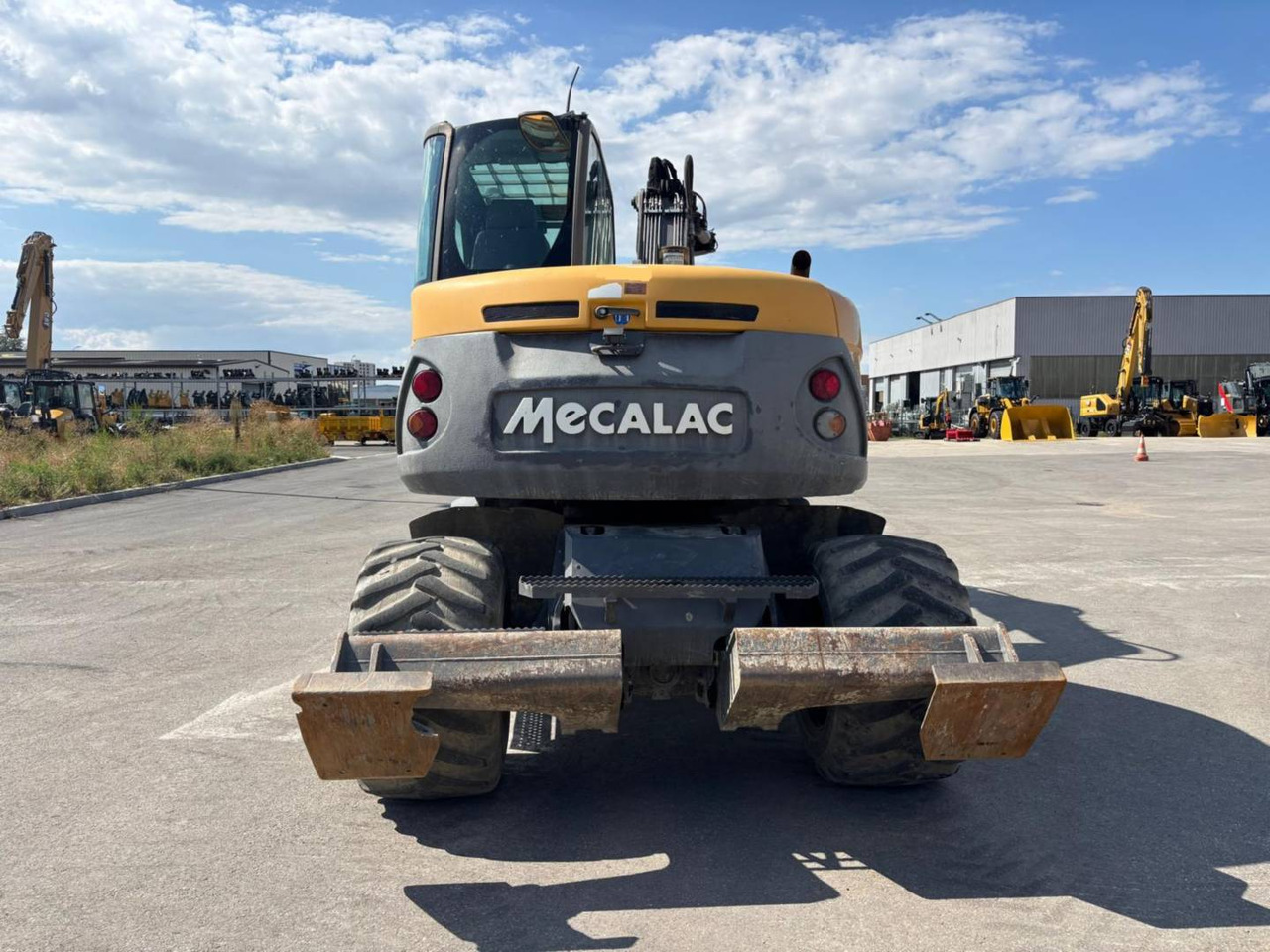 Колёсный экскаватор MECALAC 714MW: фото 11