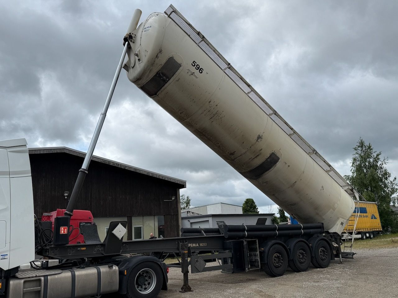 Spitzer SK 2760 CAL Kippsilo - Полуприцеп цистерна для сыпучих грузов: фото 1 Spitzer SK 2760 CAL Kippsilo - Полуприцеп цистерна для сыпучих грузов: фото 1