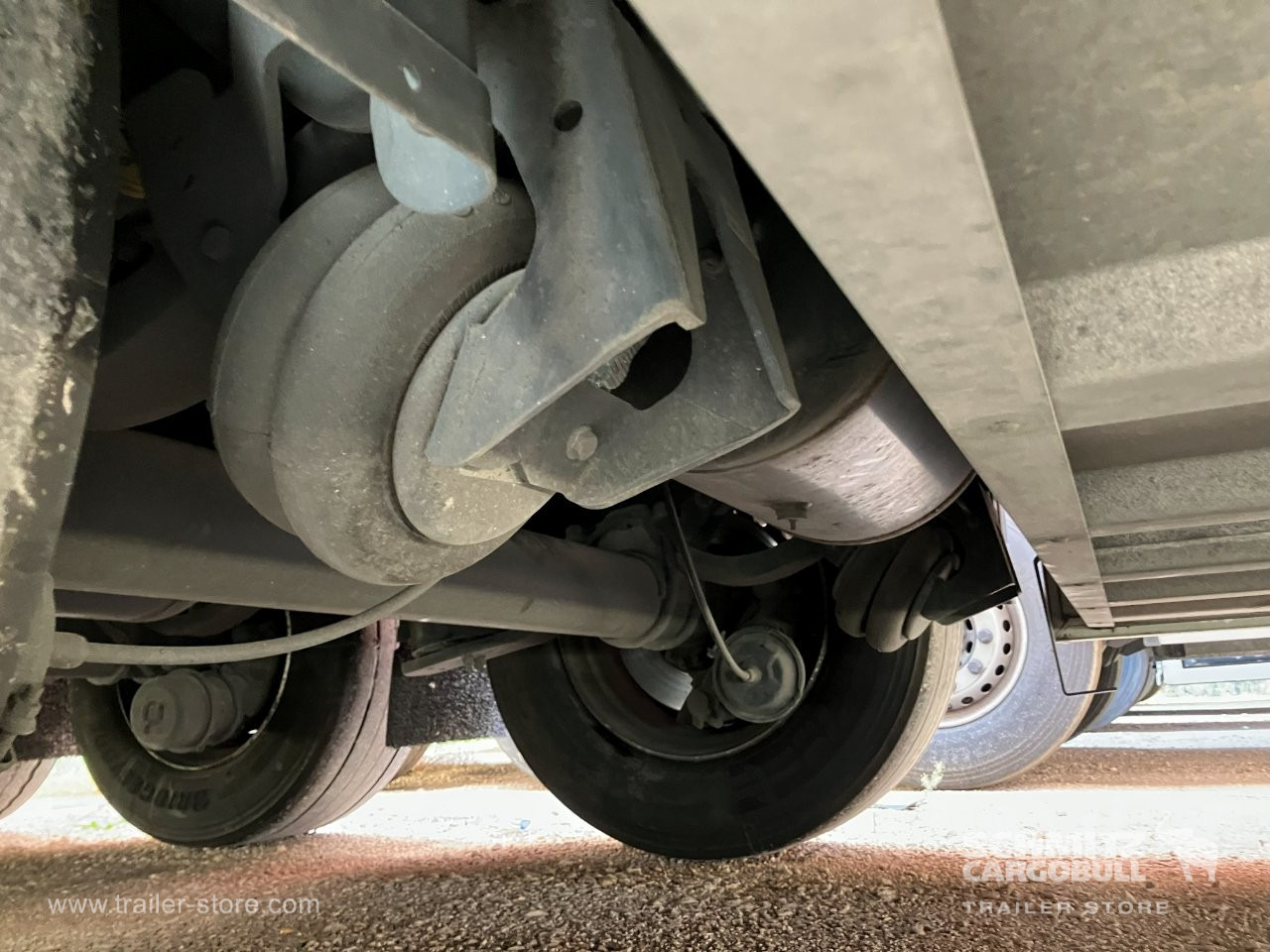 SCHMITZ Semiremolque Frigo Standard Double deck - Изотермический полуприцеп: фото 4 SCHMITZ Semiremolque Frigo Standard Double deck - Изотермический полуприцеп: фото 4