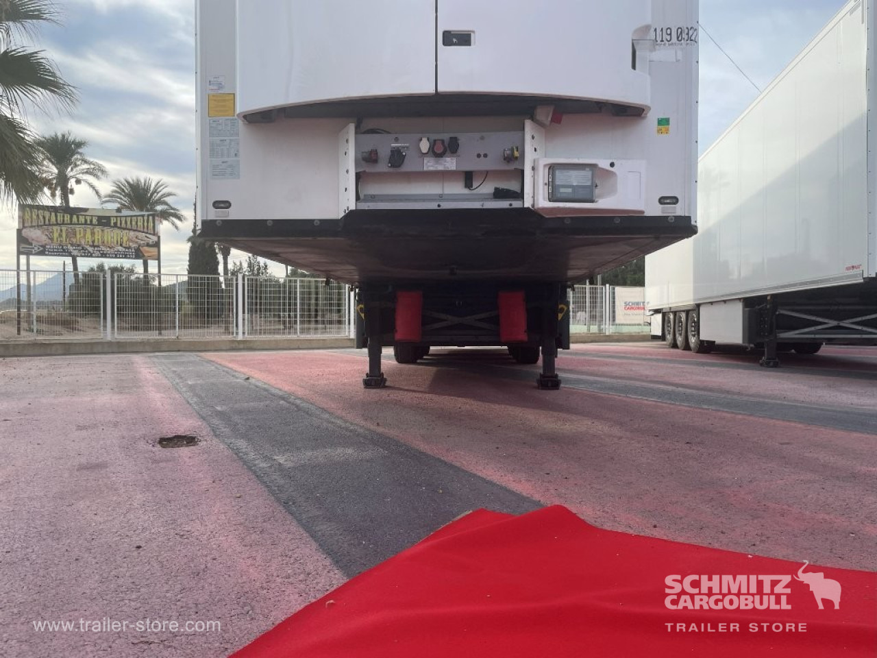 SCHMITZ Semiremolque Frigo Standard - Изотермический полуприцеп: фото 2 SCHMITZ Semiremolque Frigo Standard - Изотермический полуприцеп: фото 2