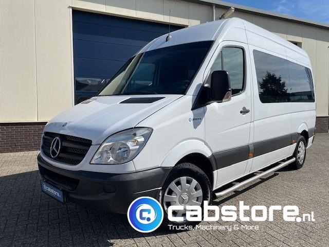 Mercedes-Benz SPRINTER 211 CDI - L2/H2- Automatische versnellingsbak - 9 Persoons - Bouwjaar 2009 - APK tot 17-01-2026 ! - Side bars - Privacy glas - Airco - Микроавтобус, Пассажирский фургон: фото 2 Mercedes-Benz SPRINTER 211 CDI - L2/H2- Automatische versnellingsbak - 9 Persoons - Bouwjaar 2009 - APK tot 17-01-2026 ! - Side bars - Privacy glas - Airco - Микроавтобус, Пассажирский фургон: фото 2