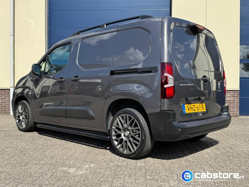 Peugeot Partner 1.5 Blue HDI Asphalt Euro 6 - Gesloten bestelwagen - Bouwjaar 2021 - Km 45.128 !! - Luxe uitvoering - Zeer mooi !! - Легковой фургон: фото 3 Peugeot Partner 1.5 Blue HDI Asphalt Euro 6 - Gesloten bestelwagen - Bouwjaar 2021 - Km 45.128 !! - Luxe uitvoering - Zeer mooi !! - Легковой фургон: фото 3