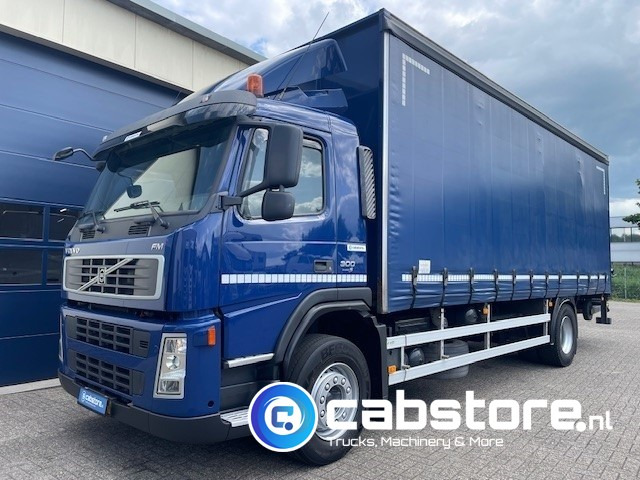 Volvo FM9 4X2R FAL9.0 RAD-A4 Volvo FM300 4x2 Euro 5 bakwagen - Schuifzeilen - Laadklep 2000 kg - Bouwjaar 2008 - Kooi-Aap heftruck - Грузовик с закрытым кузовом: фото 2 Volvo FM9 4X2R FAL9.0 RAD-A4 Volvo FM300 4x2 Euro 5 bakwagen - Schuifzeilen - Laadklep 2000 kg - Bouwjaar 2008 - Kooi-Aap heftruck - Грузовик с закрытым кузовом: фото 2