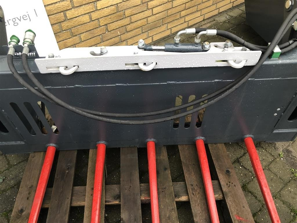 Sonarol Balleskære RB SNR 1600 - Фронтальный погрузчик для трактора: фото 2 Sonarol Balleskære RB SNR 1600 - Фронтальный погрузчик для трактора: фото 2