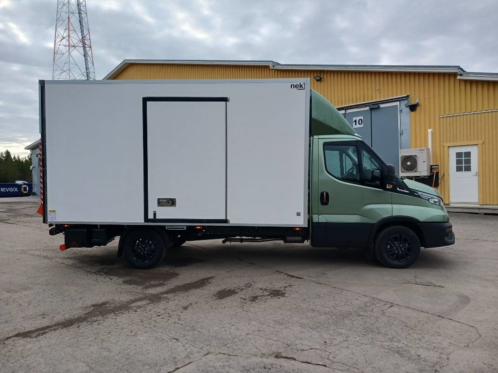 Iveco Daily 35S18A8 - Цельнометаллический фургон: фото 5 Iveco Daily 35S18A8 - Цельнометаллический фургон: фото 5
