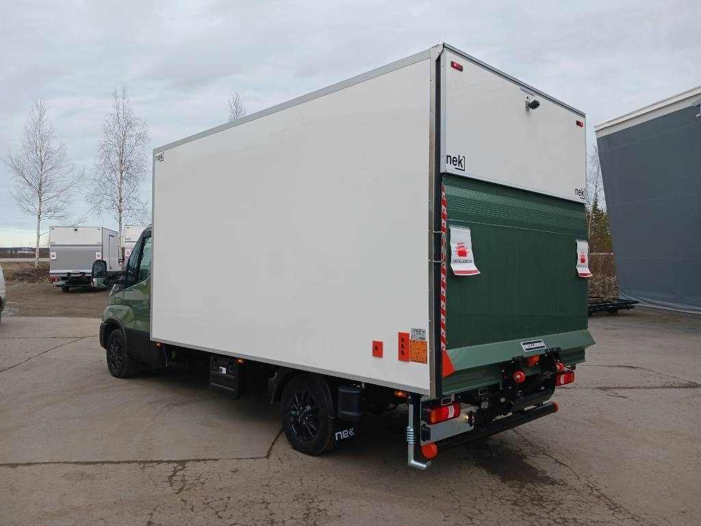 Iveco Daily 35S18A8 - Цельнометаллический фургон: фото 3 Iveco Daily 35S18A8 - Цельнометаллический фургон: фото 3