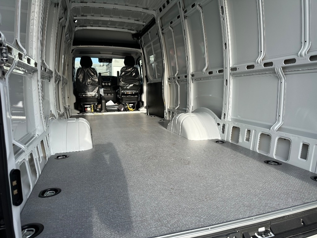 Новый Цельнометаллический фургон Iveco Daily 50C18 16m3: фото 12