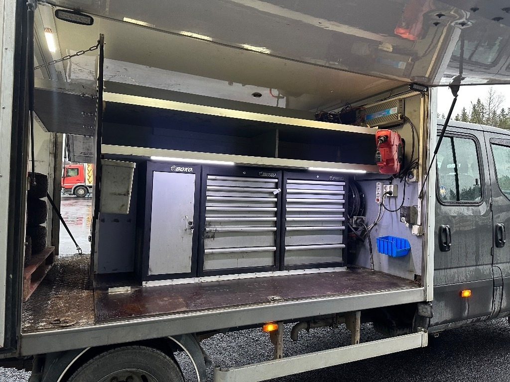 Iveco Daily 50C18A8 huoltoauto - Цельнометаллический фургон: фото 3 Iveco Daily 50C18A8 huoltoauto - Цельнометаллический фургон: фото 3