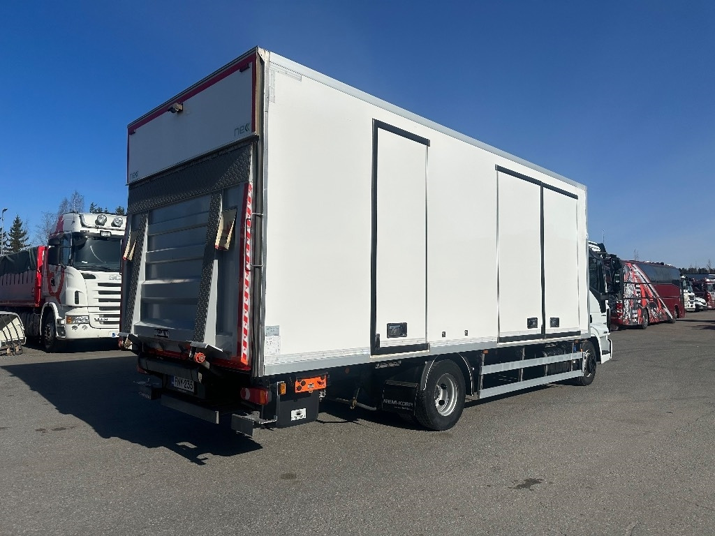 Iveco Eurocargo 100E190 - Грузовик с закрытым кузовом: фото 5 Iveco Eurocargo 100E190 - Грузовик с закрытым кузовом: фото 5