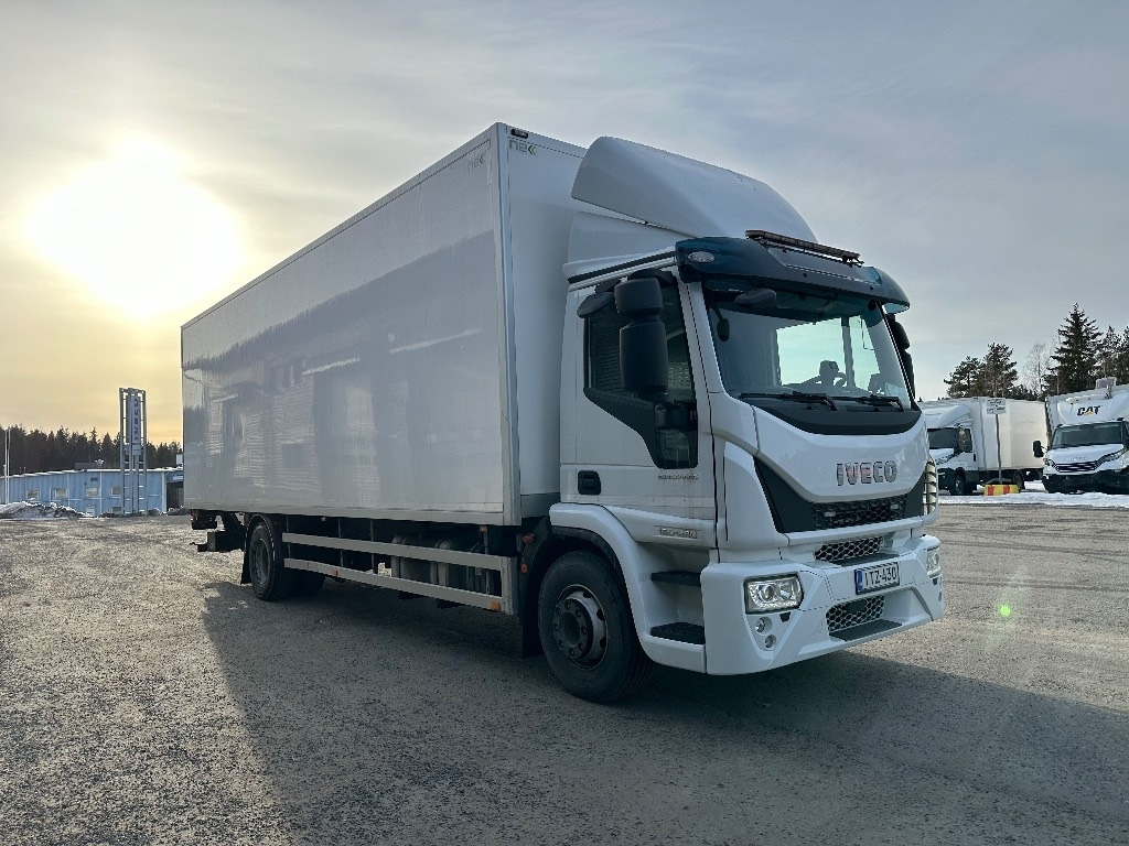 Iveco Eurocargo 160E28 - Грузовик с закрытым кузовом: фото 3 Iveco Eurocargo 160E28 - Грузовик с закрытым кузовом: фото 3