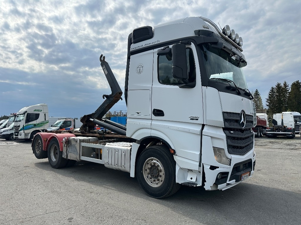Mercedes-Benz Actros 2551 6x2*4 - Крюковой мультилифт: фото 3 Mercedes-Benz Actros 2551 6x2*4 - Крюковой мультилифт: фото 3
