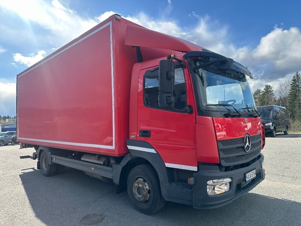 Mercedes-Benz Atego 818 - Грузовик с закрытым кузовом: фото 2 Mercedes-Benz Atego 818 - Грузовик с закрытым кузовом: фото 2
