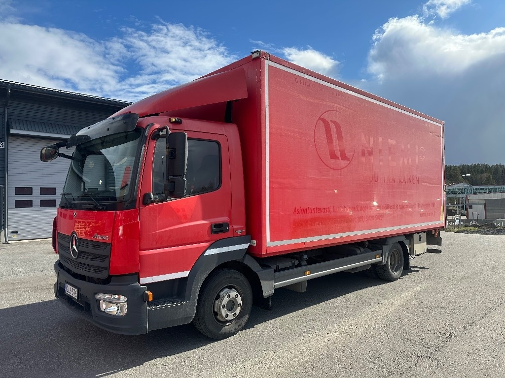 Mercedes-Benz Atego 818 - Грузовик с закрытым кузовом: фото 1 Mercedes-Benz Atego 818 - Грузовик с закрытым кузовом: фото 1