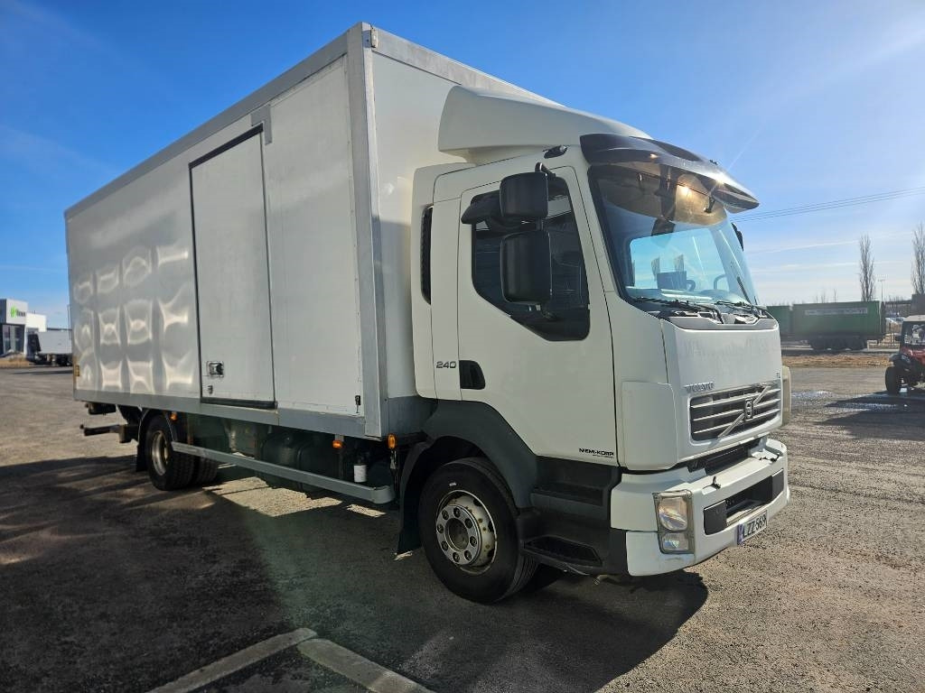 Volvo FL6 - Грузовик с закрытым кузовом: фото 3 Volvo FL6 - Грузовик с закрытым кузовом: фото 3
