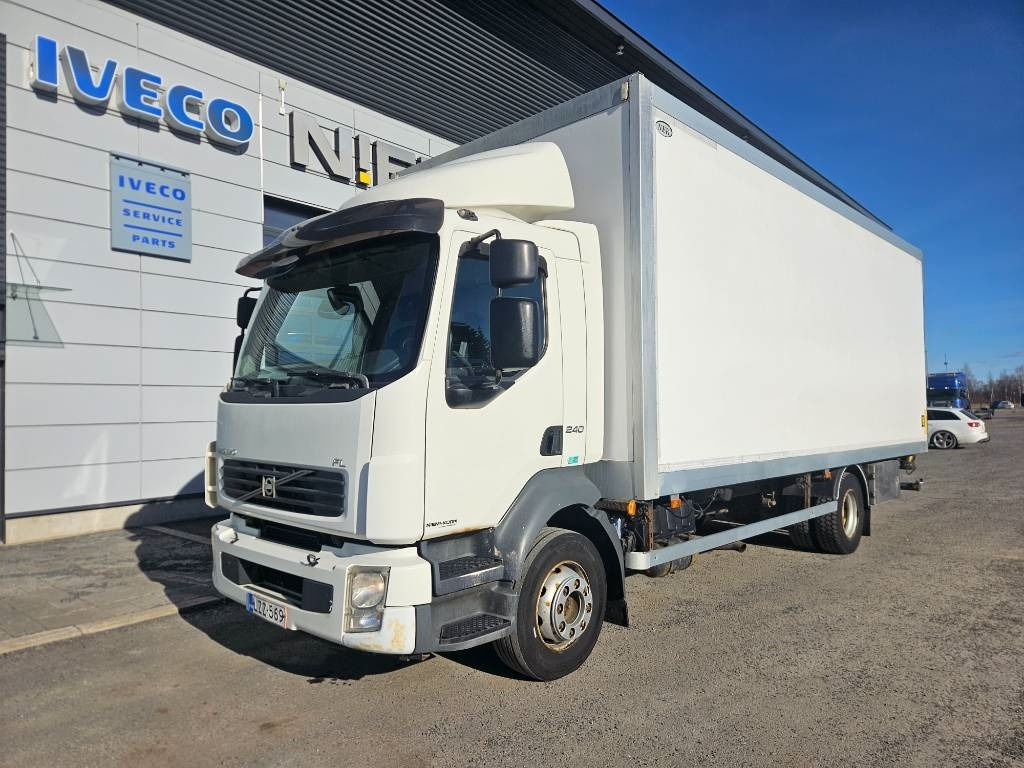 Volvo FL6 - Грузовик с закрытым кузовом: фото 1 Volvo FL6 - Грузовик с закрытым кузовом: фото 1
