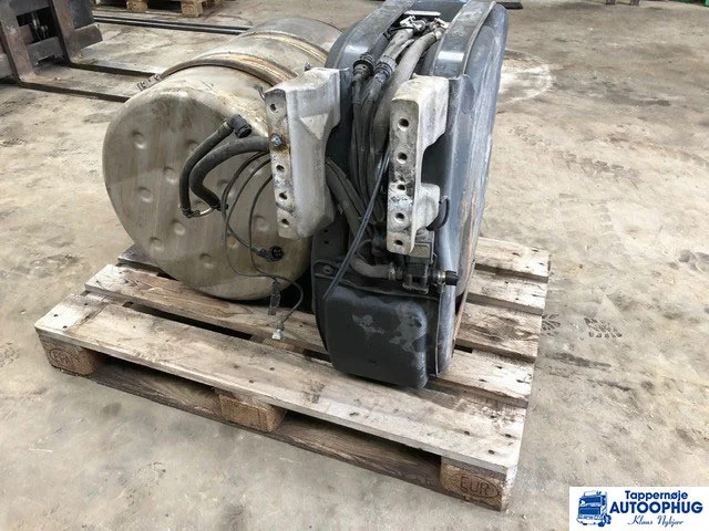 Scania Adblue pumpe Adblue tank P/N: 2141802 – 1884225 - Бак для AdBlue для Грузовиков: фото 2 Scania Adblue pumpe Adblue tank P/N: 2141802 – 1884225 - Бак для AdBlue для Грузовиков: фото 2