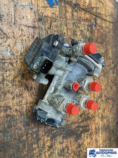 Scania Trailer control module – Scania 2199282 - Электрическая система для Грузовиков: фото 2 Scania Trailer control module – Scania 2199282 - Электрическая система для Грузовиков: фото 2