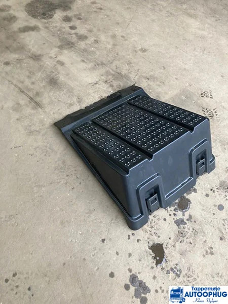 Scania batteri låg P/N: 2428035 - Кузов и экстерьер для Грузовиков: фото 2 Scania batteri låg P/N: 2428035 - Кузов и экстерьер для Грузовиков: фото 2