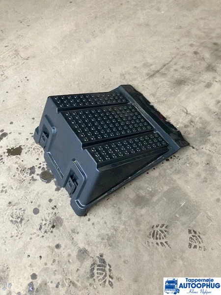 Scania batteri låg P/N: 2428035 - Кузов и экстерьер для Грузовиков: фото 1 Scania batteri låg P/N: 2428035 - Кузов и экстерьер для Грузовиков: фото 1