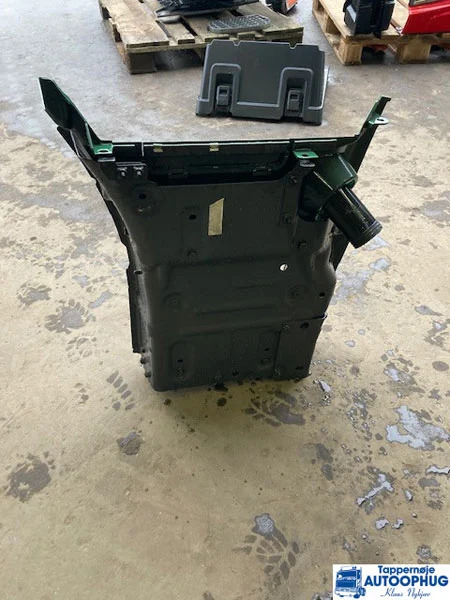 Scania forskærm P/N: 2297995 / 2599547 - Кузов и экстерьер для Грузовиков: фото 5 Scania forskærm P/N: 2297995 / 2599547 - Кузов и экстерьер для Грузовиков: фото 5