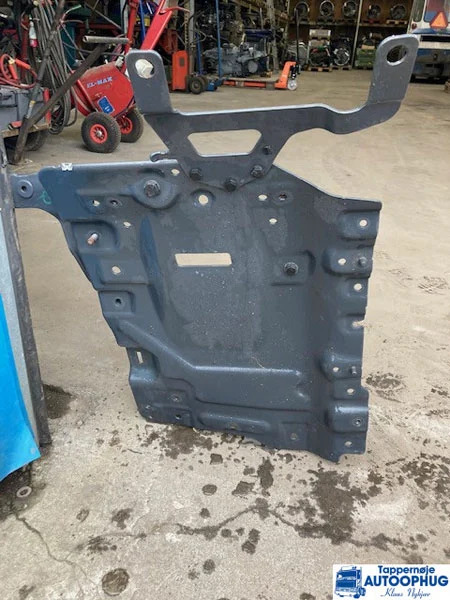 Scania forskærmholder P/N: 2617364 / 2226726 - Кузов и экстерьер для Грузовиков: фото 1 Scania forskærmholder P/N: 2617364 / 2226726 - Кузов и экстерьер для Грузовиков: фото 1