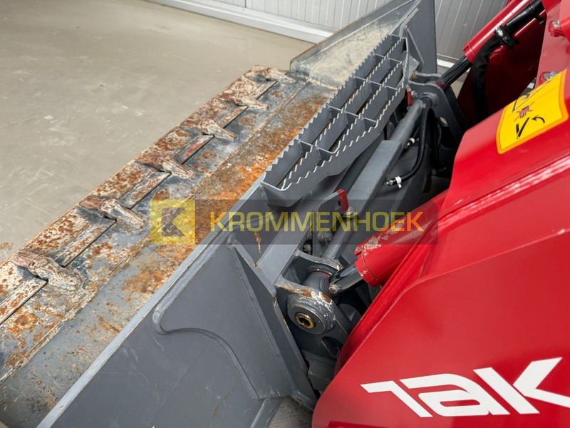 Мини-погрузчик с бортовым поворотом Takeuchi TL 12V-2: фото 10