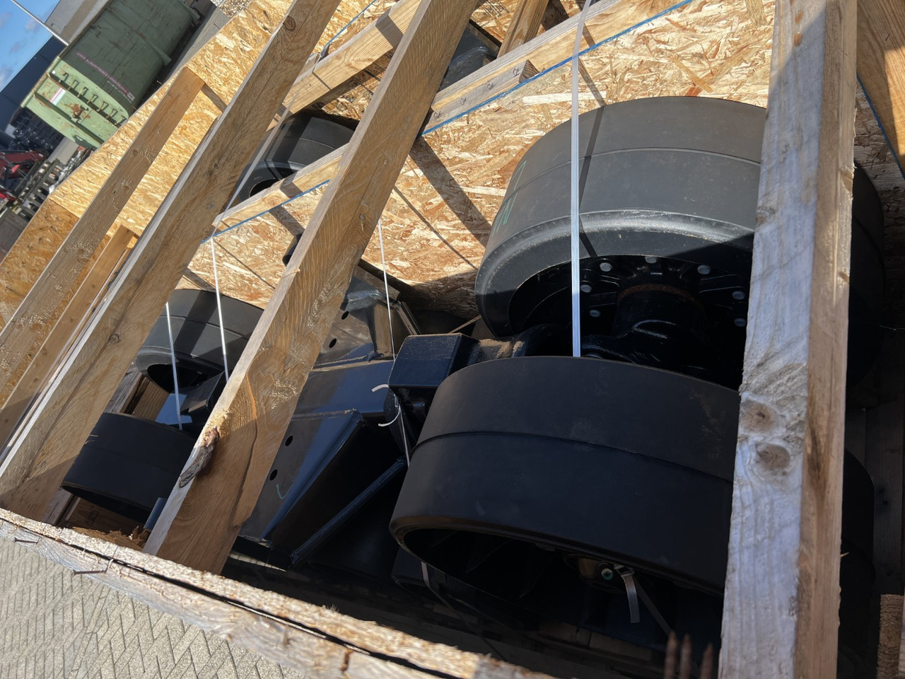 CNH combine - Гусеница для Зерноуборочных комбайнов: фото 1 CNH combine - Гусеница для Зерноуборочных комбайнов: фото 1