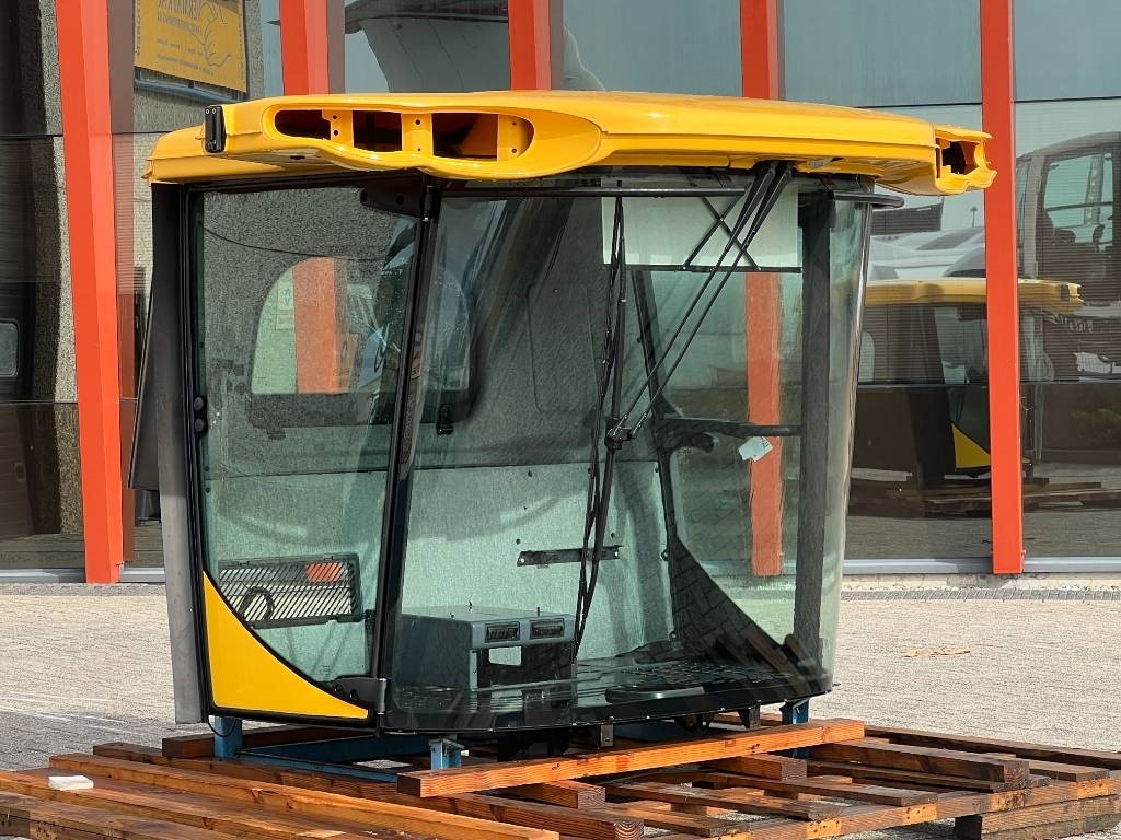 New Holland Cabine - New Holland CR8070, CR8080, CR9070, CR908 - Навесное оборудование для комбайна: фото 4 New Holland Cabine - New Holland CR8070, CR8080, CR9070, CR908 - Навесное оборудование для комбайна: фото 4